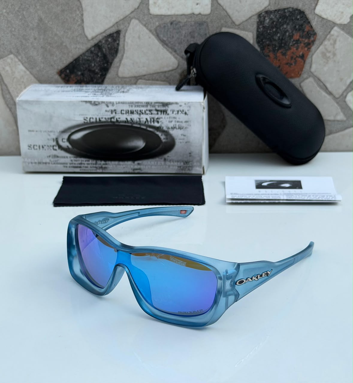 RF OAK U-825 ICE BLUE /Polarized