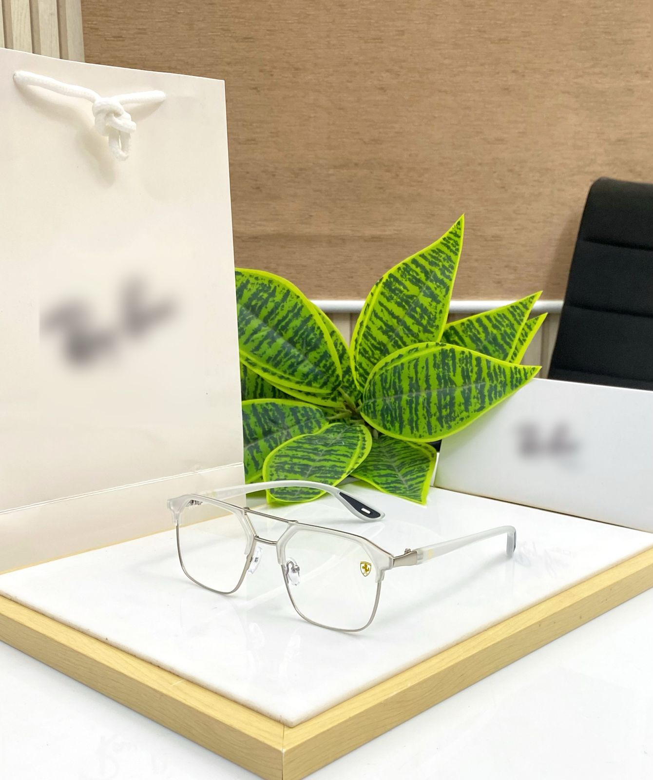 RF-04 WHITE TRANSPARENT