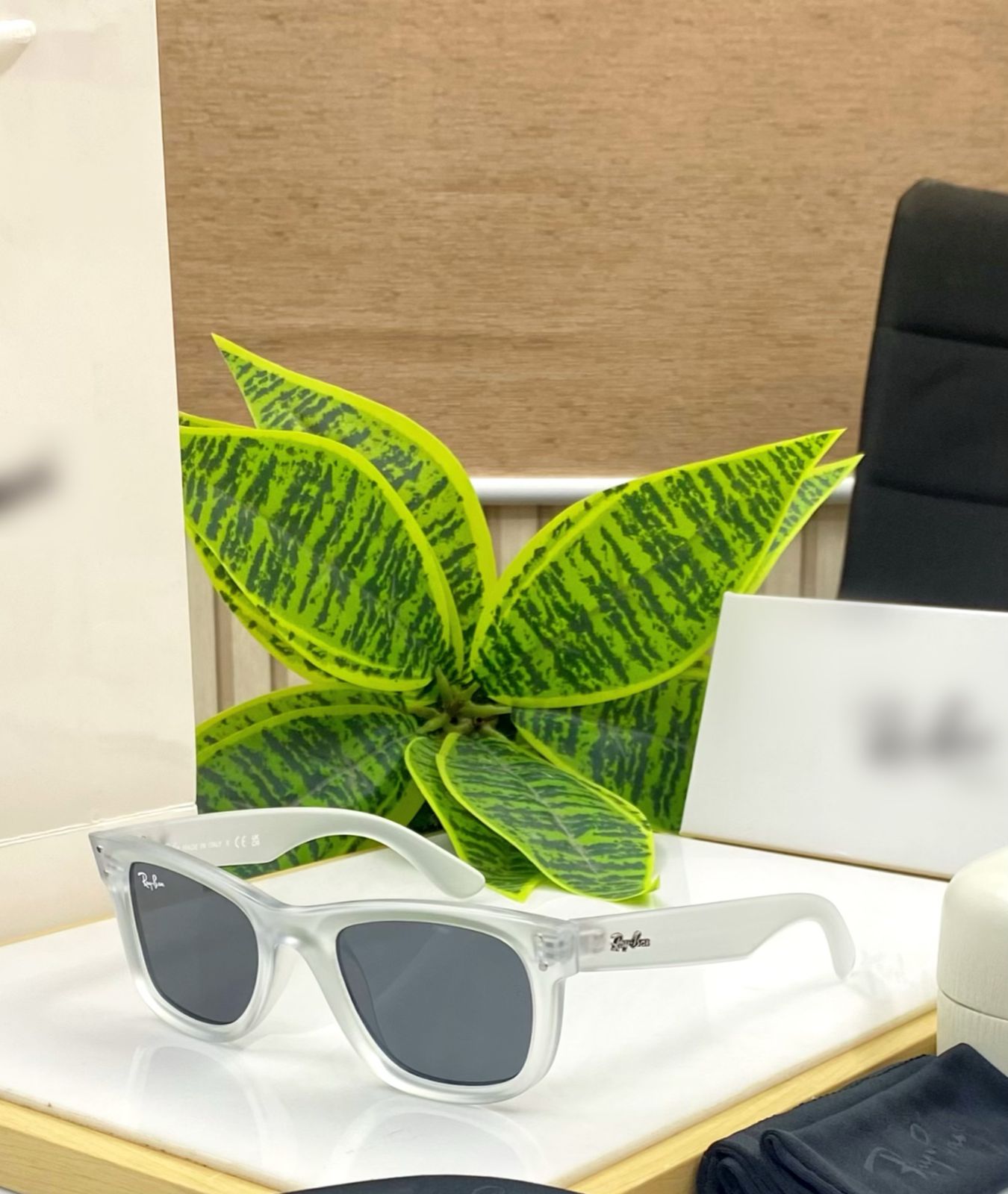 RF-0502 WHITE BLACK[Polarized]