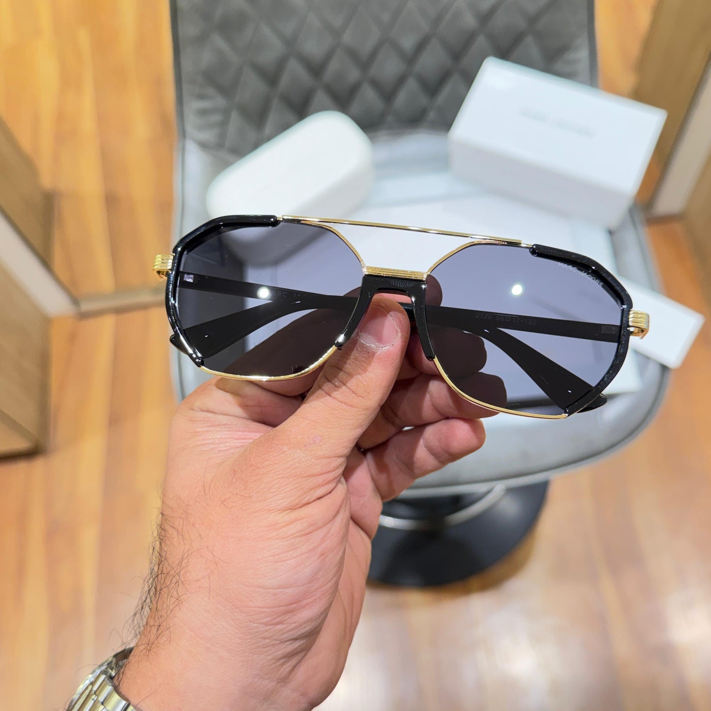 DHURANDARR GOLD BLACK