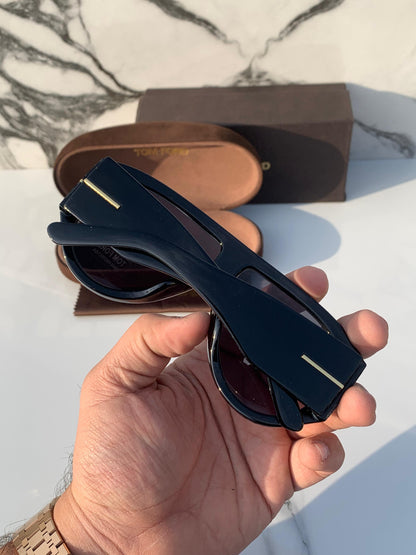 TF ROUND GLOSSY BLACK