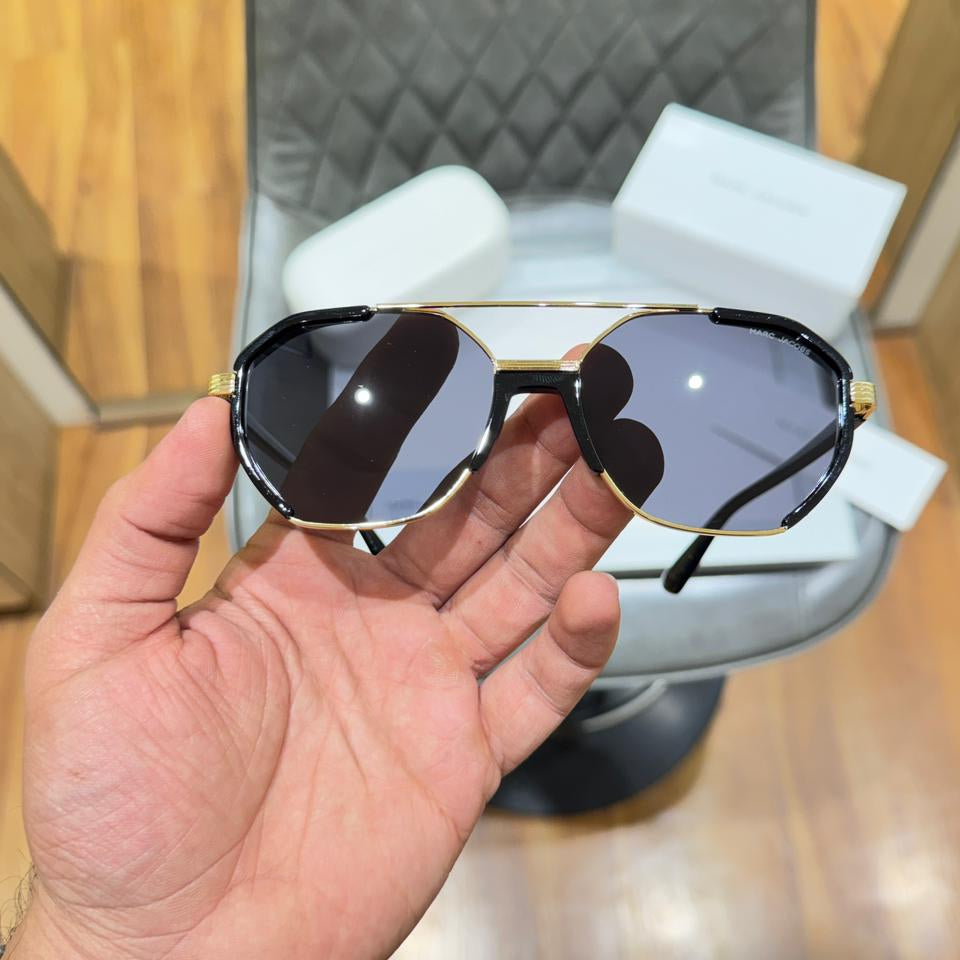DHURANDARR GOLD BLACK