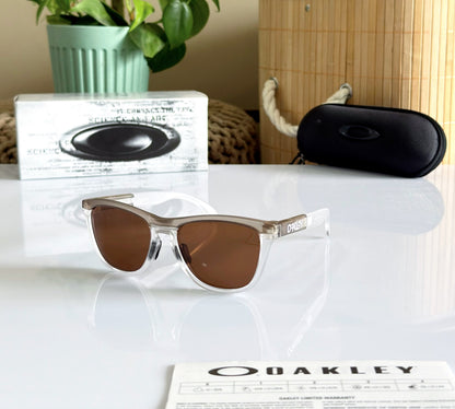 RF-FROG.S/GREYISH BROWN